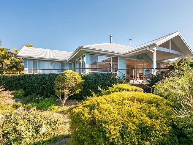 15 Mirreen Ave, Davistown. Central Coast real estate.