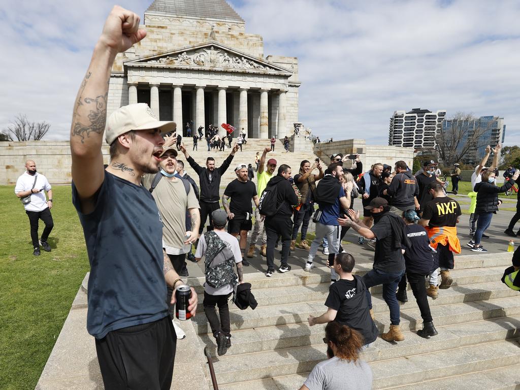 Mandatory vaccination protesters swarm Melbourne’s Shrine of Remembrance. Picture: Alex Coppel