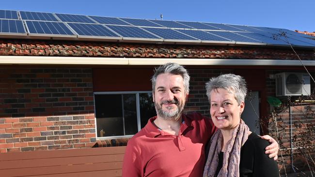 How to turn your roof into a home power plant – and earn money