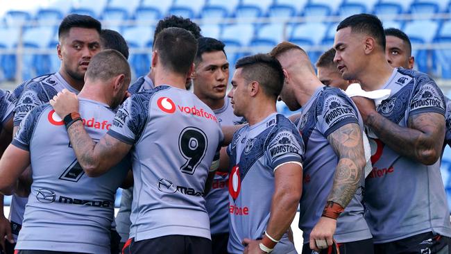 Warriors players are seen during the round 2 NRL match between New Zealand Warriors and Canberra Raiders at CBUs Super Stadium in the Gold Coast, Saturday, March 21, 2020. (AAP Image/Dave Hunt) NO ARCHIVING, EDITORIAL USE ONLY