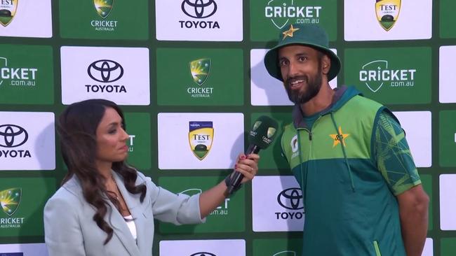 Pakistan skipper Shan Masood thanked the MCG groundstaff. Photo: Fox Cricket.