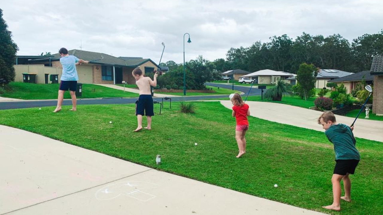 This Casino family playing golf while staying home in iso.