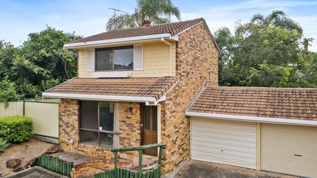 This two-bedroom unit at 16/33 Bruce Rd, Woodridge, recently sold for $328,055.