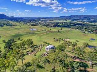 Hilltop oasis in Noosa hinterland