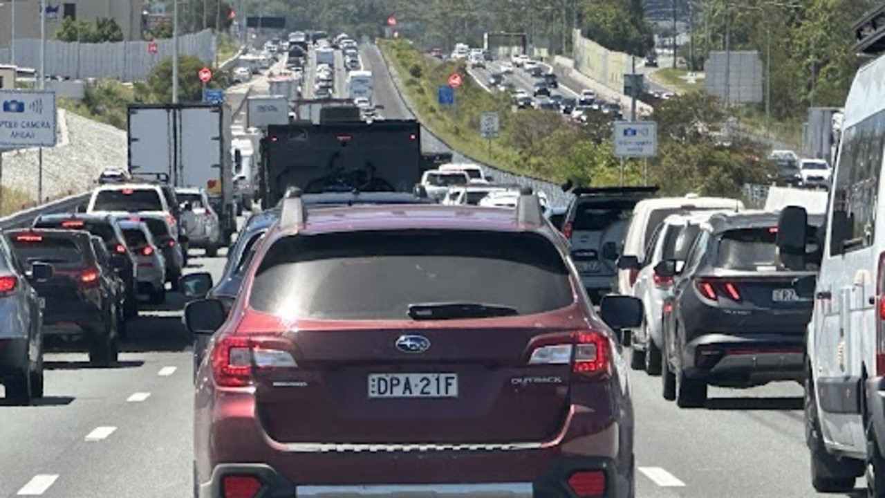 ‘5km/h parking lot’: Holiday traffic nightmare out of Brisbane