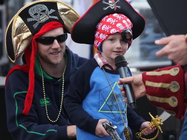 Enjoying the day at the Seafarers Festival at the Bellerive Boardwalk. Picture: MATT THOMPSON