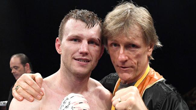 Jeff Horn’s trainer Glenn Rushton (R) slammed the draw score. Picture: Bradley Kanaris/Getty