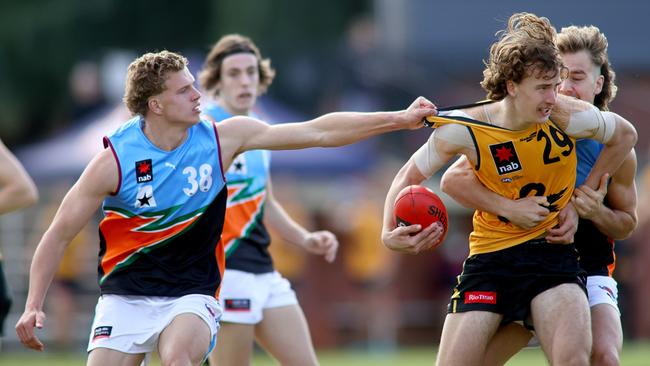 Walter is the only key forward at the U18 National Championships to rate as ‘elite’ for tackles and ‘above average’ for pressure acts. (Photo by Kelly Barnes/AFL Photos/via Getty Images)