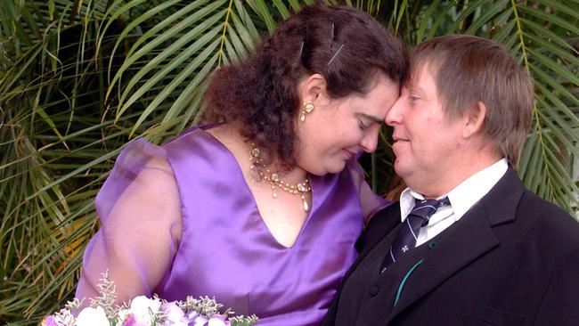 Sarai O'Reilly (right) and Vanessa Horne outside their wedding reception at Ipswich. Photo: David Sproule 30-05-2004