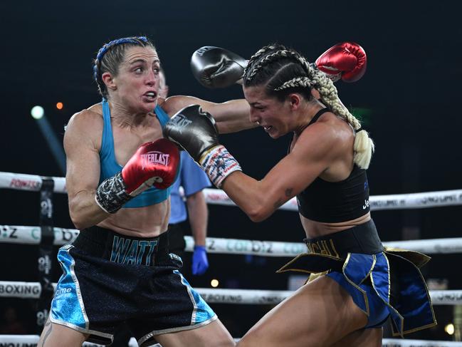 Jasmine Parr (black top) defeated Sarah Watt (blue top) at the Tszyu-Creati PPV at the Hordern Pavilion on Wednesday night. Picture: No Limit Boxing. Picture: No LImit Boxing