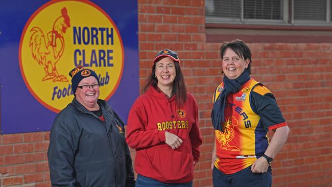 ‘Mad Mums North Clare supporter group’ members Diedre Earl, Mellissa Helbig and Tracey Gill. Picture: Tom Huntley