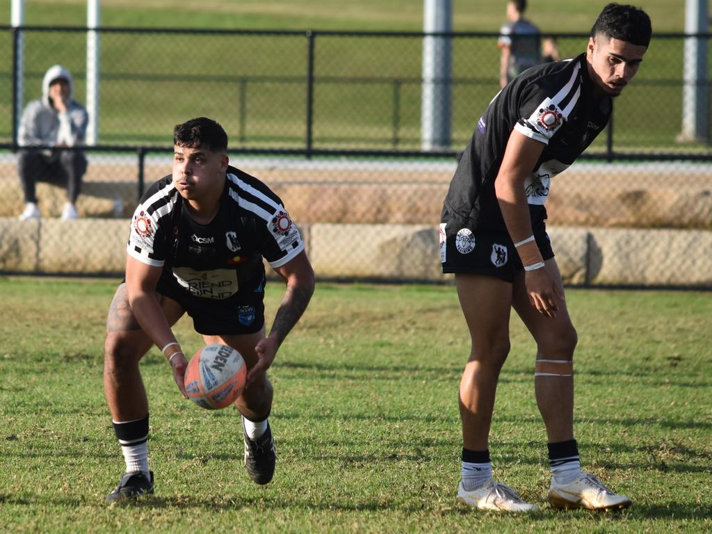 Dean Widders Jnr passes out of dummy half. Picture: Sean Teuma/NewsLocal