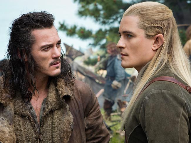 L-R: Luke Evans as Bard and Orlando Bloom as Legolas in a scene from film THE HOBBIT: THE BATTLE OF THE FIVE ARMIES