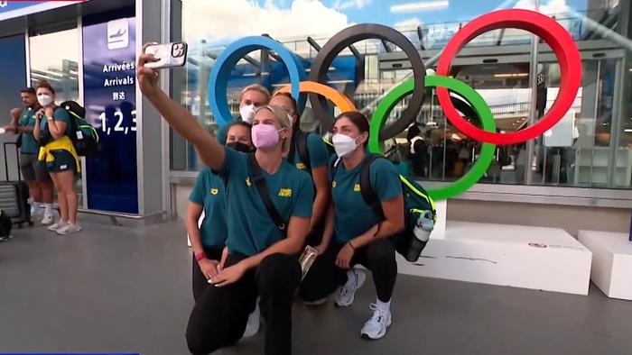 Aussie swimmers feel the Olympic spirit. Photo: Facebook, 9News.