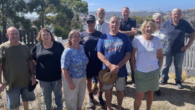 Guido Minnucci, Kim Crawford, Ken Boyles, Glen Ransley, Phil Aulich, Mark &amp; Sally Batten, Sharon &amp; Steve Nicholson, Sharon Fotheringham residents from the Southern Beaches area who are unhappy with flight paths over their homes. Picture: Supplied