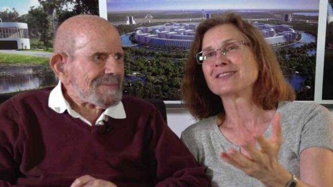 Jacque Fresco and Roxanne Meadows.