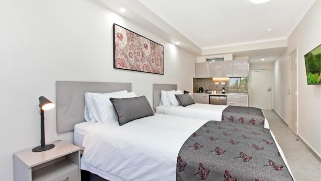 2/8
Argus Hotel
There are some proper luxe touches here such as Outback Essence amenities and beautiful paintings from Merrepen Arts. Add the free wi-fi, balconies with every room and nightly rates that start at under $100 and you can’t go wrong.