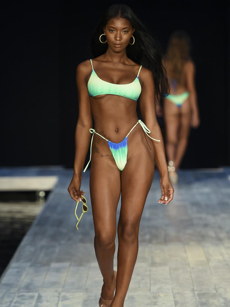 Model risks wardrobe malfunction in extreme underboob bikini - Daily Star