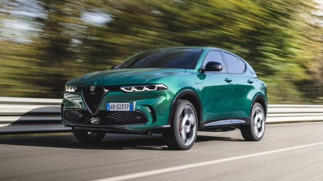 2023 Alfa Romeo Tonale Plug-In Hybrid Q4.