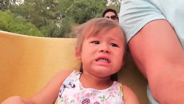 2-year-old's first rollercoaster ride makes for brilliant viewing   