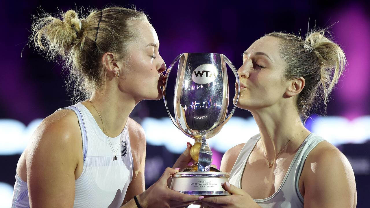 Erin Routliffe of New Zealand and Gabriela Dabrowski. Photo by Matthew Stockman/Getty Images for WTA.