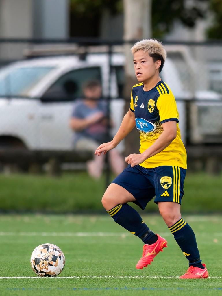 Gold Coast United's Momo Hayashi looks for a teammate. Picture: Tim Martorana – TMP Media