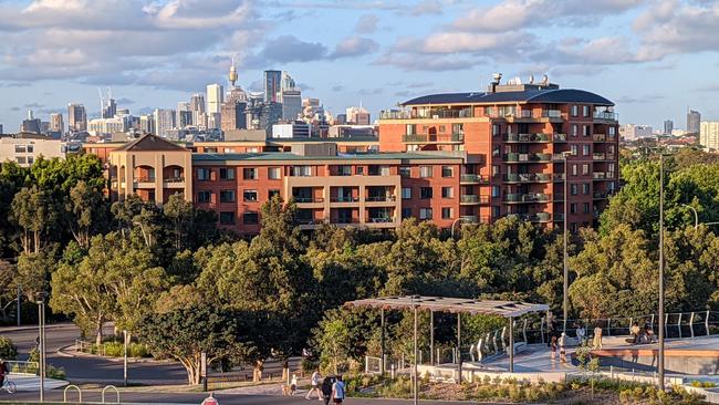 Scene from Sydney Park at Alexandria taken with the Google Pixel 6 Pro