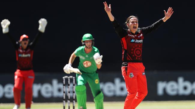 Renegades seamer Lea Tahuhu appeals for the wicket of Stars batting gun Meg Lanning. Picture: Getty Images