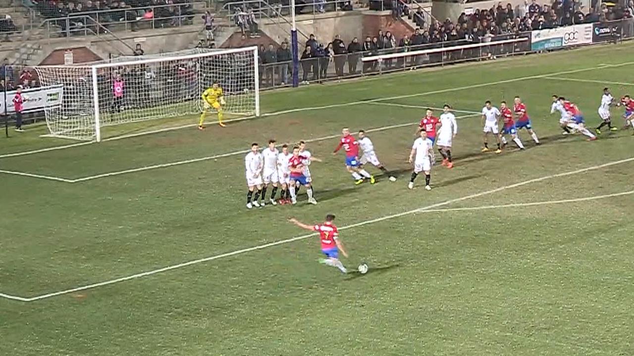 Tynan Diaz scores a stunning free kick