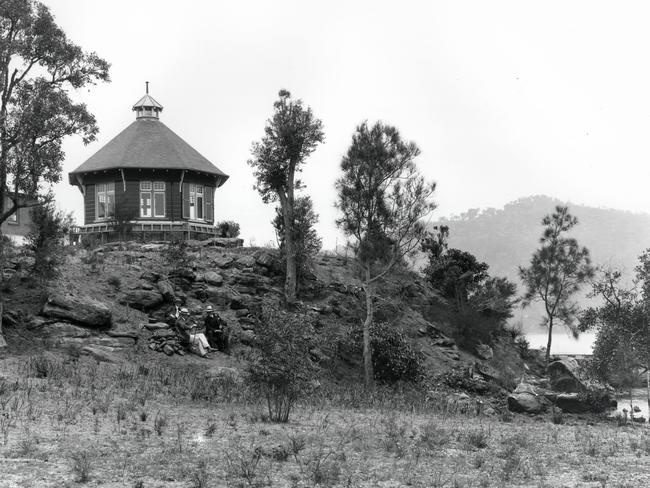 The sewing room on Peat Island in the early 1900s. Source: State Archives