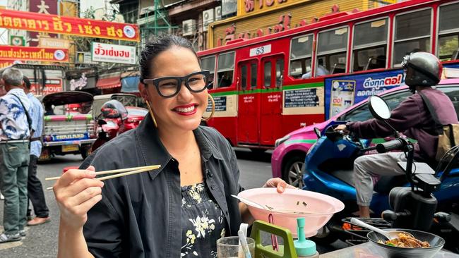 Marion Grasby at Bangkok Chinatown.