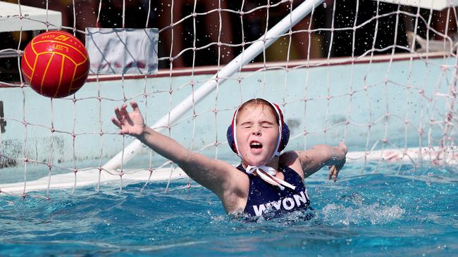 Wyong goalie Emma Blackshaw pictured during her side’s win over Gosford in the under-12 mixed competition at Gosford Pool on Saturday. Picture: Sue Graham