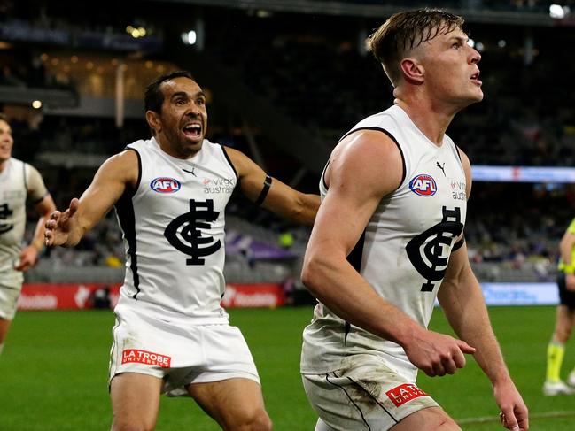 Eddie Betts knows where the ball is heading. Picture: Getty Images