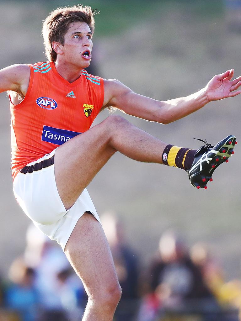 Jack Scrimshaw in action during a Hawthorn intra-club.