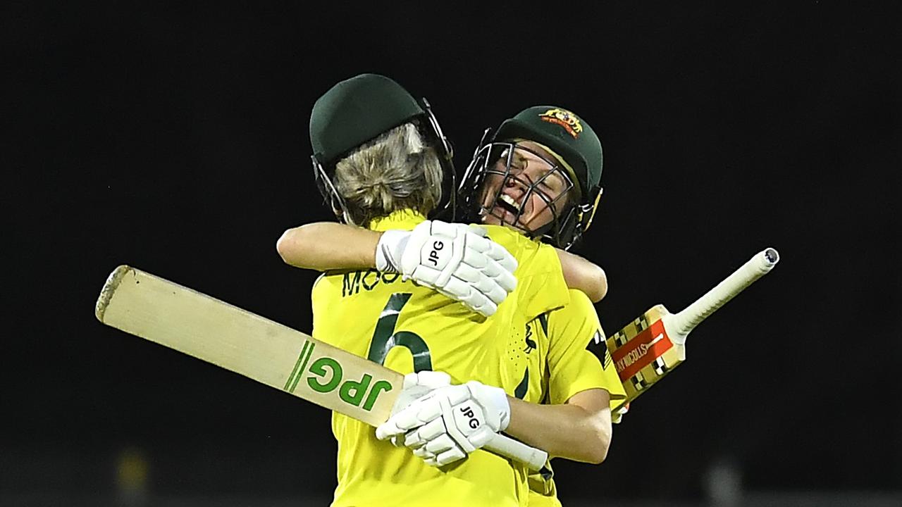 Beth Mooney and Nicola Carey scored 13 runs in the last over to win the match. Picture: Getty Images.