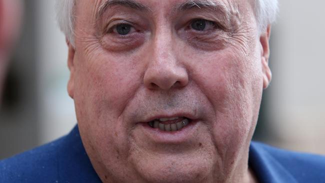 Clive Palmer accused the government of failing to give business a level playing field.