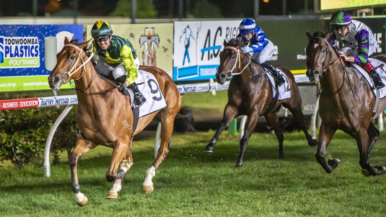 Yellow Brick ridden by Ben Thompson wins the inaugural King of the Mountain at Clifford Park racecourse. Saturday, December 31, 2022. Picture: Nev Madsen.