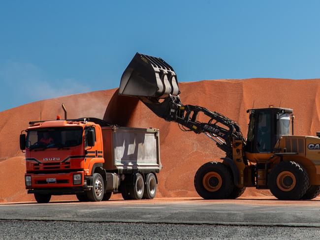 Surging sugar and grain exports in the 2022/23 financial year have propelled the Port of Mackay to almost match last yearâs record-breaking result.