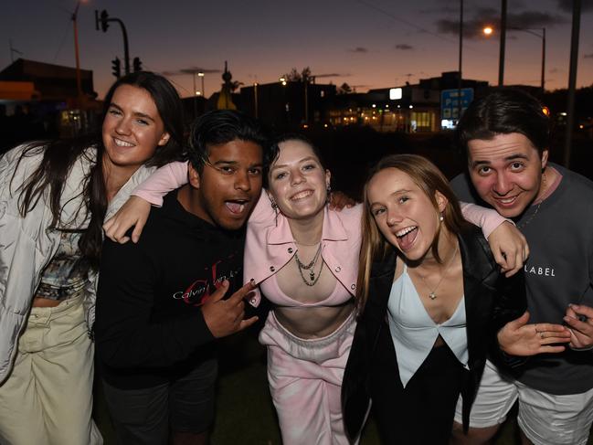 Alex, Johnno, Georgia, Daisy and Luke at schoolies in Rye in 2021. Picture: Josie Hayden