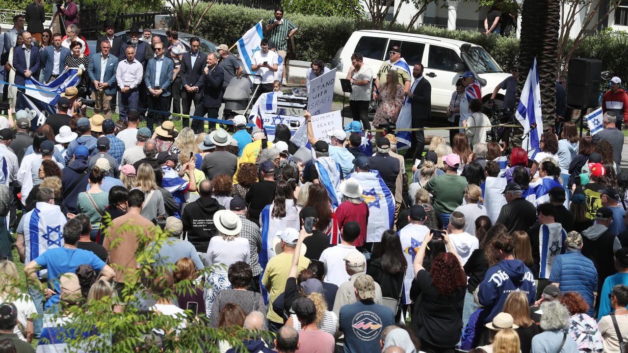 Jewish Community Members Gather Near Melbourne’s Adass Israel Synagogue ...