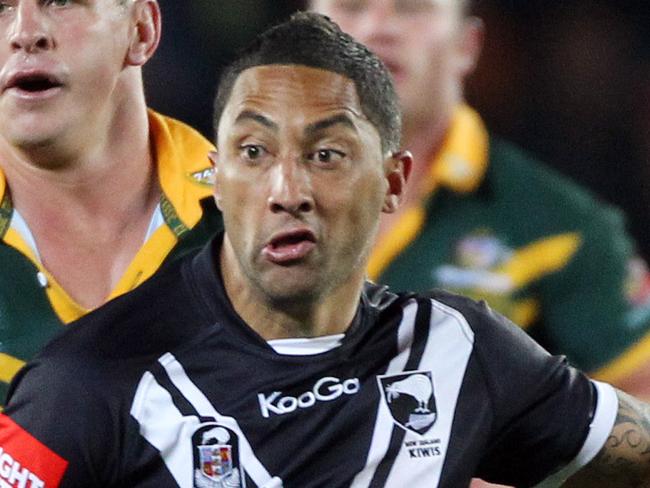 Benji Marshall on teh attack for the Kiwis. Four Nations Rugby League Double Header. New Zealand Kiwis v Australian Kangaroos, Eden Park, Auckland, Saturday 6 November 2010. Photo: Andrew Cornaga/photosport.co.nz