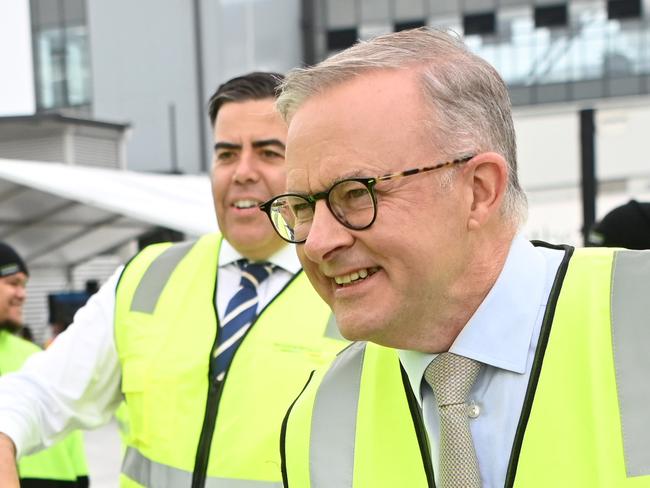 BRISBANE, AUSTRALIA - NewsWire Photos - APRIL 4, 2022.The Leader of the Australian Labor Party, Anthony Albanese attends the official opening of WoolworthsÃ new distribution centre in Heathwood.Picture: NCA NewsWire / Dan Peled