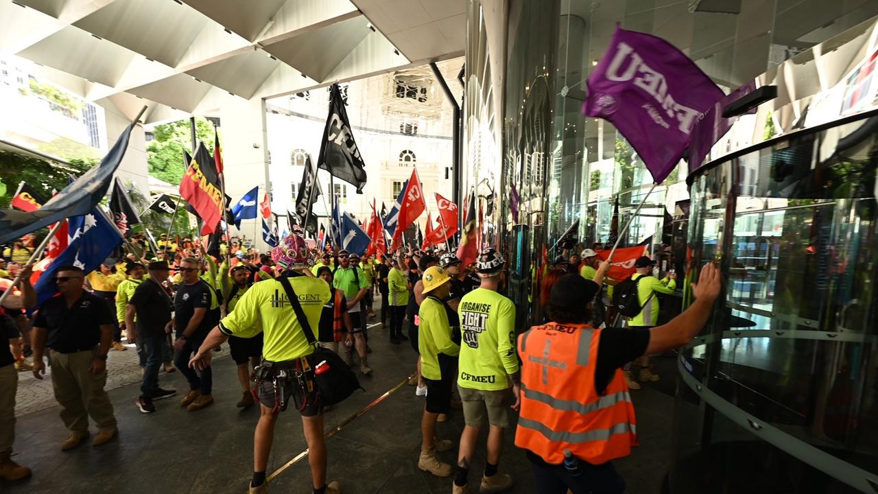 The CFMEU protests in the Brisbane CBD. Picture: Lyndon Mechielsen