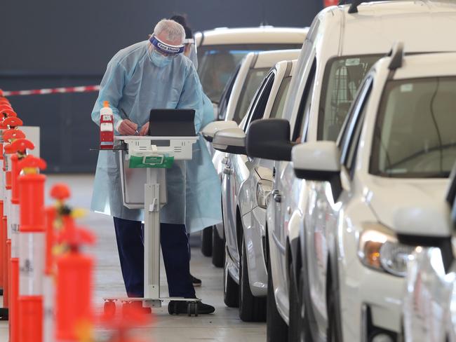 Fifteen people infected with the coronavirus are now included in the northern suburbs cluster. Picture: NCA NewsWire / David Crosling