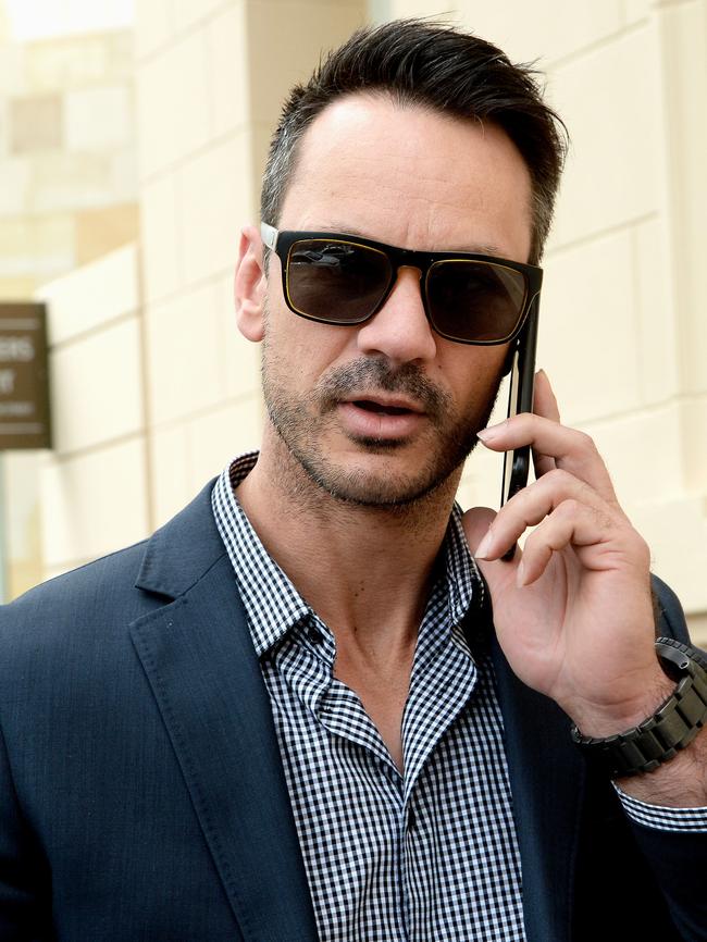 Fraudster Fraudster Lindsay Bassani has withdrawn his application to remove his GPS tracking bracelet while on home detention.