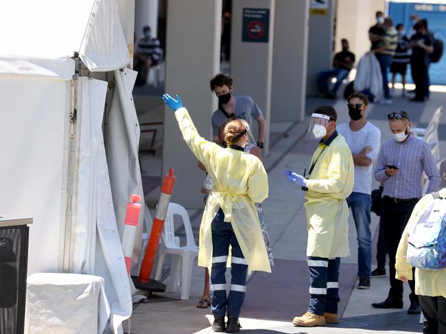 ADELAIDE, AUSTRALIA - NewsWire Photos December 20 2021: Covid-19 testing at the Royal Adelaide Hospital in Adelaide as South Australia continues to record increasing cases of the Omicron coronavirus variant. Picture: NCA NewsWire / Kelly Barnes