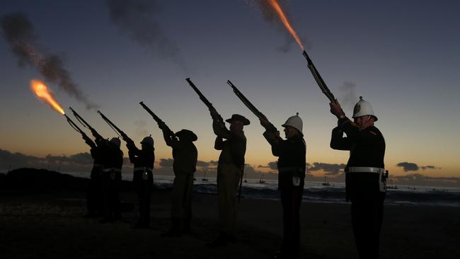 Anzac Day Dawn service at Currumbin Surf Club. Photo: Richard Gosling