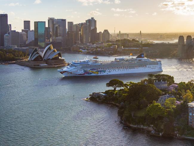 Norwegian Cruise Line ship, Norwegian Jewel sailing in to Sydney Harbour. Picture: Mark Merton.