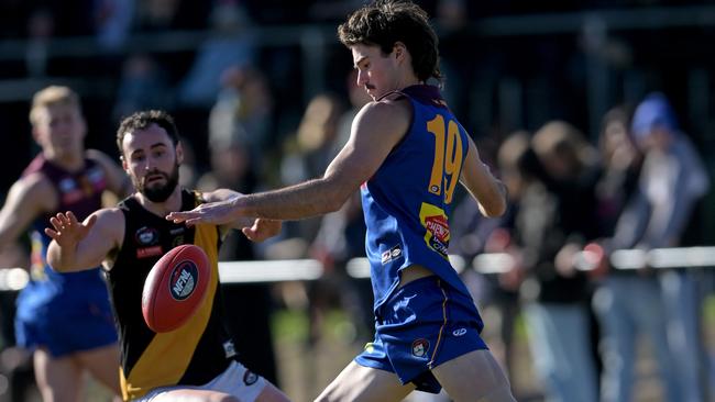 NFNL: Nick Mayne puts Banyule on the attack. Picture: Andy Brownbill