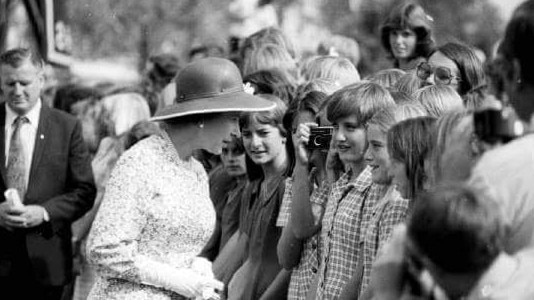 Queen Elizabeth visits the brand new peel high school in Tamworth during her silver jubilee tour of Australia in 1977.